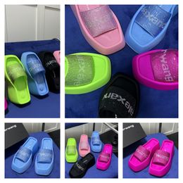 2024 Designer Sandals Slippers Luxury Womens Velvet Material Velcro Party Rooms Gai Spir-On Taille 35-42 6cm-10 cm Livraison gratuite