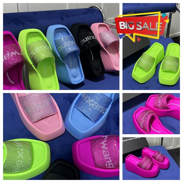 2024 Sandalias de diseño zapatillas Luxury Womens Material de terciopelo Rinestono Velcro Romentos de fiesta Gai Tamaño 35-42 6cm-10cm zapatillas de playa Shoemaker