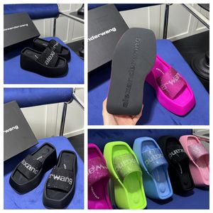 2024 Designer sandalen slippers dames fluwelen materiaal strass klittenband klittenband zachte kamer gai platform slip-on maat 35-42 10 cm hiel formeel kantoor