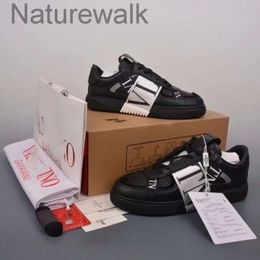 2024 Chaussures de créateurs pour hommes chaussures décontractées authentique plate-forme de plate-forme en cuir baskets respirant chaussure de marche confortable vltn chaussures taille 38-46 avec boîte