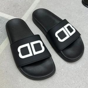2024 Chaussures de créateurs Sandales, pantoufles, glissements de lettres classiques masculines noir, blanc, noir et blanc de couleur assortie des pantoufles pour femmes et hommes, sandales, sandales