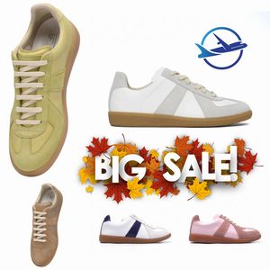 2024 Chaussures de créateurs chaussettes de runnal chaussures plate-forme hommes mens femme entraîneur coureur sneaker sock chaussures femmes baskets ventre gai rose lace-up taille 35-44