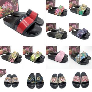 2024 Designer slippers voor heren dames mode klassieke platte zomer strandschoenen bloemen dierenafdrukken lederen rubber platte bloemenglaasjes sandalen