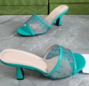 2024 zapatillas de diseño nuevos tacones de cuero genuino tacones de grosor sandalias famosas mujeres diseñador
