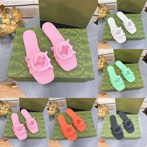 2024 Designer Slippers Sandals Femme Luxe Claquettes Flat Rubber Jelly Casual Siments Shoes Summer Ladies Sandale Mules Rose Blanc noir