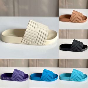 2024 Designer slippers dames mannen slippers luxe sandalen merk sandalen slider slippers lederen slippers platte slip op casual schoenen laarzen ergonomische inlegzolen