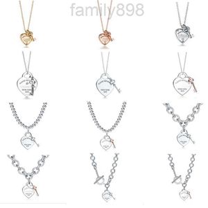 2024 Designer Small T Familie 925 Sterling Silver Heart Key Gold Plated Diamond Necklace Populaire liefde Hangkraagketen