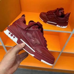 2024 designer sneaker Nieuwe skate sneaker heren bloem casual schoenen generfd kalfsleer designer schoen reliëf rubberen platform sneakers veterschoenen loopschoen trainer