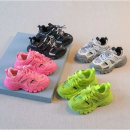 2024 Designer Sneakers For Kids Breathable Boys and Girls Shoes Ideaal voor lente en herfst jeugd casual trainers modieuze atletische Sneakertoddlers en zuigelingen