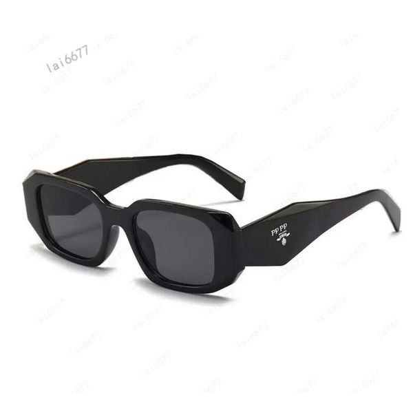 2024 Gafas de sol de diseñador Gafas clásicas Gafas de playa al aire libre Gafas de sol para hombre Mujer Mezcla Color Opcional Triangular Firma Moda