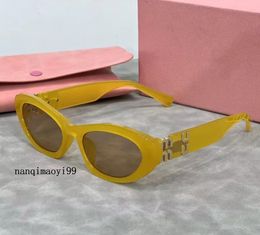 2024 Gafas de sol de diseñador para hombres Millonarios Lentes de flores Mujeres Gafas de lujo Millonario Gafas de montura completa UV400 Gafas unisex Carta Negro Gris