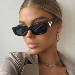 2024 Lunettes de soleil de designer rétro petit rectangle femmes à la mode luxe designer V lunettes de soleil cat eye carré dames nuances Gafas de sol