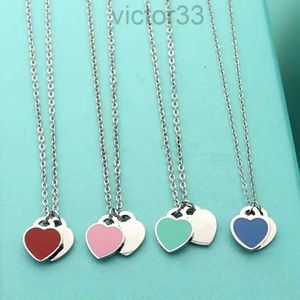 2024 Designer Titanium Staal Emaille Liefde Ketting Vrouwelijke t Familie Dubbel Hart Blauw Rood Roze Hanger Sleutelbeenketting