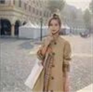 Trench-Coat de styliste de luxe européen et américain, Style à carreaux, couture à la mode, faux deux, ample, mi-long, pour femmes, 2024
