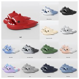 2024 Designer Femme Sandale Stick Shark Slippers Men Couples Coupies intérieures Sleeurs extérieurs Chaussures Sandales Sandales Black Bleu Bleu Flip Flip Flip