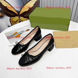 2024 Designer Femmes Ballet Talon Plat Chaussure Vintage Mode Bow Sandale Danse Mode Polyvalent Size34-40