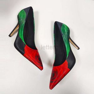 2024 Diseñador Mujeres Zapatos de tacón alto Retro Rose Impreso Zapatos de vestir rojos 10 cm Tacón de aguja Negro Dedos puntiagudos Satén Mujer Bombas Moda Fiesta Zapato de noche Letterg 35 ~ 42