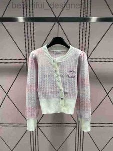 2024 Designer Femmes Sweater Cardigan Polon Polo Polo-bouton de bouton Classic LETTER CASSIQUE FONCTIONNEL
