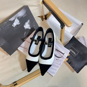 2024 Chaussures habillées de créateurs pour femmes de haut niveau Talents simples Talents Single Favorite Boîte de chaussures en cuir authentique et sac à poussière
