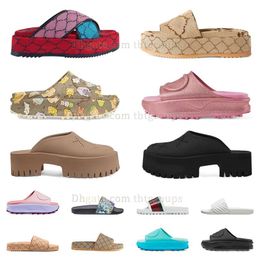 2024 Sandalias para mujer diseñadoras zapatillas para hombres zapatillas para hombres lienzo negro tobogán de lujo plano grueso de fondo bordado bordado para mujeres zapatillas de vestir de verano