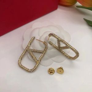2024 Designer Womens V Letter Boucles d'oreilles Snail Snail Luxury Gold Heart en forme de coeur Perle Gold Double Silver Jewelry Classic