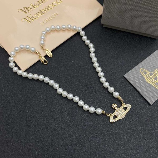 2024 Diseñador Xitai Queenjewellery Collares pendientes El nuevo collar de perlas de Saturno es popular con un sentido de estilo japonés coreano y lujo ligero f