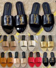 2024 Designer Y5l Slippers Sandalen Glides Flipflops Flat Slippers Modieuze platform Outdoor Fashion Wedges Schoenen voor vrouwen