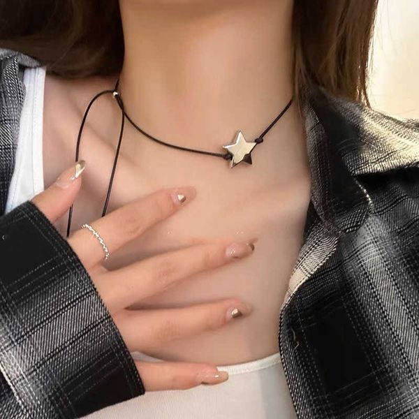 2024 Designers Black Rope Star Collier Collier Chaîne Femme Haut de gamme Simple et petit style Sweet Cool Neckchain Accessoires polyvalents