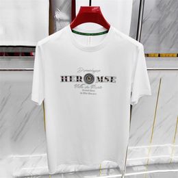 2024 Designers Mens Fashion T-shirt Famous Marques Men Vêtements Blanc Blanc Tees Coton Colon Round Coucure Collège Femme Hip Hop Streetwear Casual Hop Streetwear