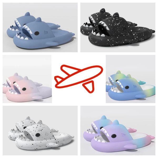 2024 Designers New Shark Slippers Platform Platform Slide Rain Shoes Summer Summer Migne Shark Falls Womens Homme Pantres