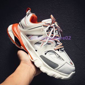 2024 Dirty Dad Shoes Triple S Track Trainers New Fashion Clowy Men and Women Designer Black Orange Ladies Walking Paris Shoe K2