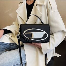 2024 Disaiii Dingdang nieuwe mode handtas schoudertas crossbody tas Veelzijdig en uniek ontwerp PU-leer Europese en Amerikaanse stijl 24 cm 8 stijlen draagtas