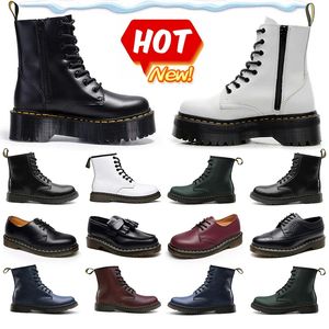 2024 Dr Martennes Designer Boots Woman Designer Chaussures Hiver Femmes Noir Luxury Mottes en cuir Classic Mentes Logisseurs Femmers Trainers High Top Sneakers