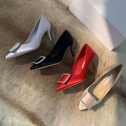 2024 zapatos de vestir bombas tacones altos diamantes de imitación sandalias de diamantes transparentes brillan el dedo del pie punta fina sexy zapato de cristal de verano de las mujeres rojo 6.5 cm 34-40