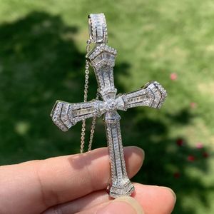 2024 Drop Expédition Cross Pendante Bijoux de luxe 925 STERLING Silver Princess Cut White Topaz CZ Diamond Promes Prom Weddel Collier avec cadeau de chaîne