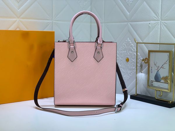 2024 Sac fourre-tout élégant rose blush – Finition en cuir avec sangle marron contrastée, matériel argenté et intérieur spacieux pour un style professionnel moderne 58659