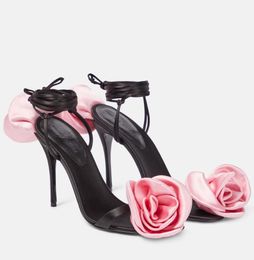 2024 Elegant Bridal Wedding Magda Butrym Sandales Chaussures Designer Femmes Sandale Toes Round Flower Satin High Heels Lady Gladiator Sandalias Shoe EU35-41