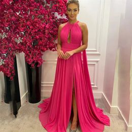 2024 Elegante vestido de fiesta de noche de color rosa intenso Cuello halter Pliegues laterales Chiffion Una línea Vestido formal de fiesta Vestidos de celebridades Nueva llegada Robe De Soiree