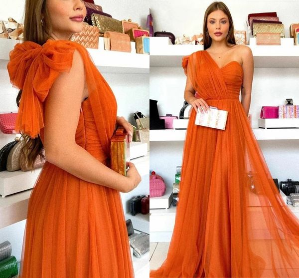 2024 Elegante vestido de fiesta de noche naranja Un hombro neto con arco Una línea Vestido de fiesta de cumpleaños Vestidos de celebridades Nueva llegada Robe De Soiree