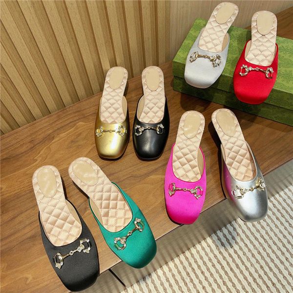 2024 Élégant Été Femmes Pantoufles Sandales Marque Designer Bout Rond Mode Métal Dame Diamant Pantoufles Doux Noir Femme Mules Plage Chaussures Extérieures Grande Taille