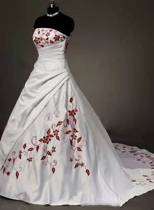 2024 broderie satin une ligne robes de mariée blanc et rouge foncé longues robes de mariée sans bretelles sans manches élégante robe de réception de mariée dos à lacets