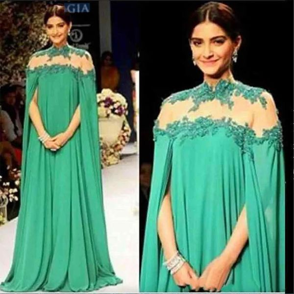 2024 Vestidos de noche de color verde esmeralda de Dubai Vestidos de fiesta árabes de caftán de gasa con cuello alto y transparente y capa larga