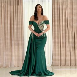 2024 Emerald Green Prom Dresses Mermaid Off Shoulder Gold Lace Crystal kralen vegen trein overkers feestjurk formele avondjurken