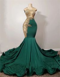 2024 Robes sexy en vert émeraude bijou illusion sirène sans manche en dentelle en dentelle en dentelle en cristal robes de soirée