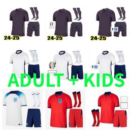 2024 Inglaterra Kit de hombres Jerseys de fútbol con calcetines pantalones cortos para niños 22 23 24 25 Camisa de fútbol de Bellingham Boys Kane Grealish Sancho Foden Rashford Sterling Child