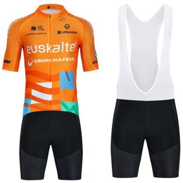 2024 Euskadi Team Maillot de cyclisme Short de vélo Costume Hommes Femmes Vélo de route Séchage rapide Pro Ciclismo Maillot d'équitation 20D Bibs pantalons Vêtements