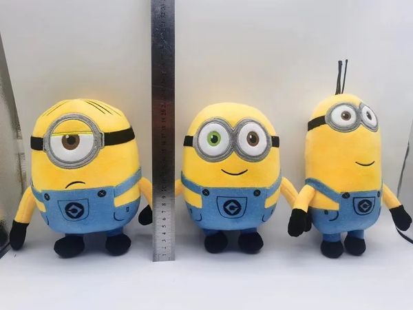 2024 Fábrica al por mayor 20 cm tres estilos de Minions Minion juguetes de peluche dibujos animados animación película y televisión que rodean muñecas regalos favoritos de los niños