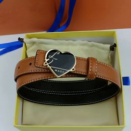2024 Moda Hebilla grande Cinturón de cuero genuino con caja Diseñador Hombres Mujeres Cinturones para hombre de alta calidad Botón de amor Venta caliente