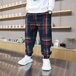 2024 Fashion Boys Cotton Plaid Pants Spring herfst Toddler Casual Kids Losse broek Zetpants voor tienerkinderen kleding L2405