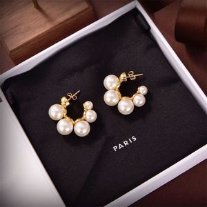 2024 Boucles d'oreilles de marque de mode Boucles d'oreilles de haute qualité Boucle d'oreille de luxe de luxe Classique Bijoux en perles d'or pour femmes Cadeaux de mariage Cadeaux de fête Le cadeau